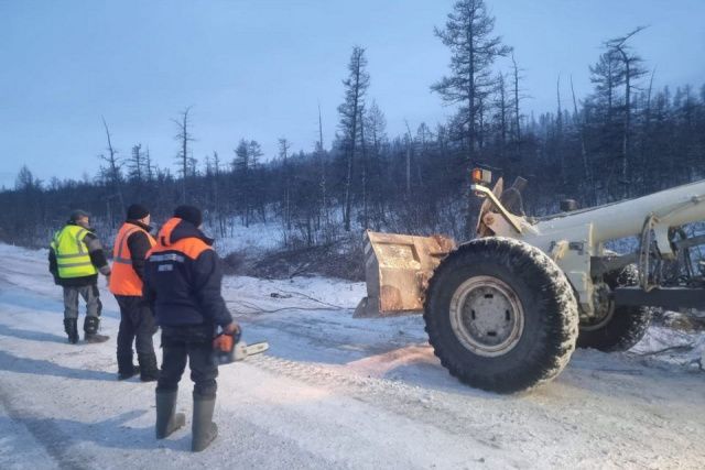 Автоцистерна с дизельным топливом опрокинулась в Мирнинском районе