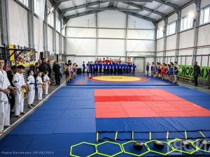 В трех школах Якутии открыли многофункциональные спортзалы на средства дальневосточной субсидии