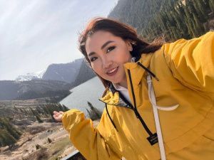 Экстрасенс из Якутии: "Она схватила швабру и стала гоняться за мной"