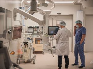 В Кардиососудистом центре Якутии приступили к операциям на ангиографе с интегрированным ультразвуком