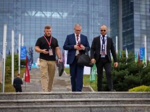 Фоторепортаж с первого дня ВЭФ-2023: улица Дальнего Востока и культурная программа