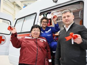 Новые «арктические» машины скорой помощи передали медикам районов Якутии