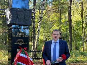 Якутяне в Москве почтили память отцов — основателей республики