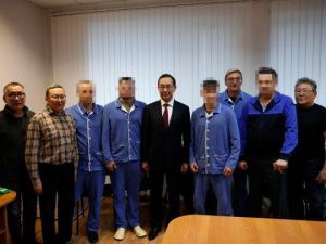 Айсен Николаев навестил в военно-морском клиническом госпитале во Владивостоке раненых участников СВО из Якутии