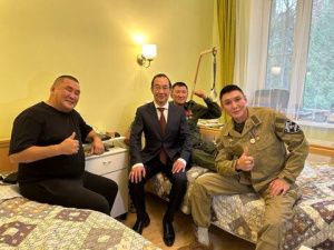 Айсен Николаев посетил военнослужащих якутян в реабилитационном центре санатория «Бэс Чагда»