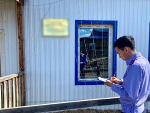 В Якутии чиновник незаконно выписывал премии себе, брату и супруге