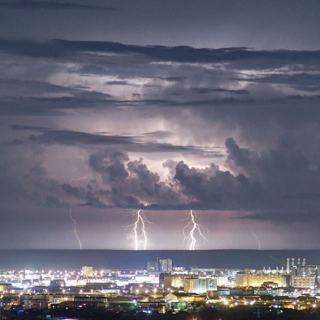 16 июля в нескольких районах Якутии прогнозируются ливни и грозы, возможен град