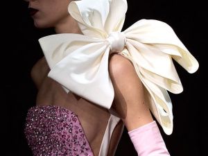 В чем встречать Новый 2024 год Дракона: цвета, тренды, аксессуары