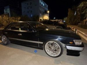 Четверо водителей устроили ночной дрифт в центре Якутска: Один из дрифтеров врезался в проезжавшую машину