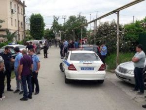 В Сочи мужчина убил двух судебных приставов. Что известно о стрельбе