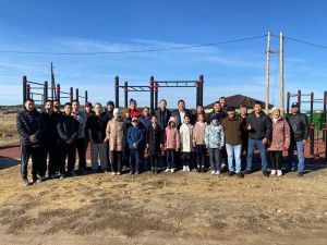 В селе Пригородный открыли спортивную воркаут-площадку