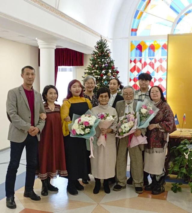 Чета Угаровых отметила изумрудную свадьбу 