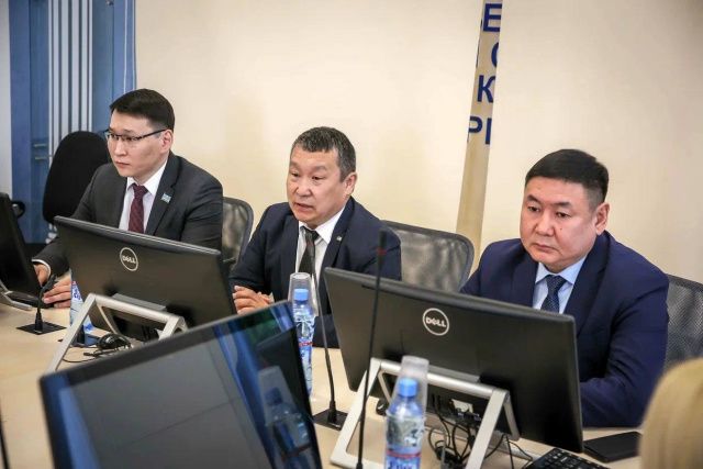 Дмитрий Садовников представил первого заместителя минтранспорта — Анатолия Потапова