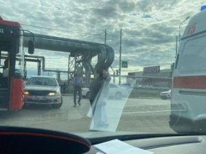 В Якутске в ДТП столкнулись автобус и легковой автомобиль