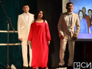 В ТЮЗе Якутии завершилась декада 35-летия творческой деятельности артистки Марии Даниловой