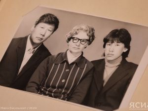 Глава Якутии поздравил блокадницу Марию Потапову