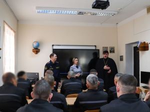 Лекции по профилактике суицида и членовредительства проведены в следственном изоляторе