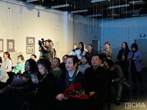 В Якутске презентовали выставку «Сказки зимы» модельера Августины Филипповой