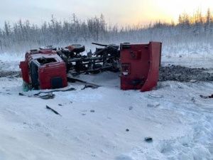В Якутии перевернулся "Камаз" с углем