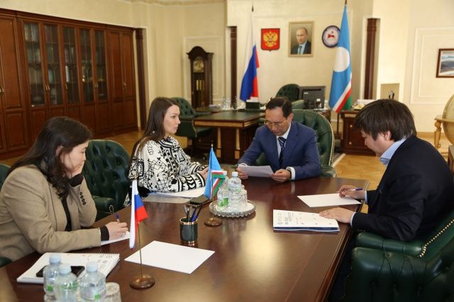 Глава Якутии и директор Роскультцентра обсудили участие республики в «Российской креативной неделе»