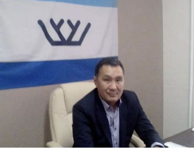 Что спасенный замглавы делал на моторке, когда навигация еще не началась?