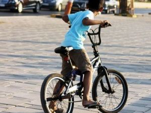 В Якутске неустановленный водитель сбил мальчика-велосипедиста