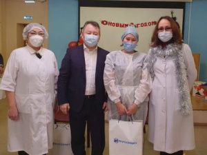 «Якутскэнерго» подарил врачам РКБ №3 электронные планшеты для работы  