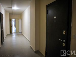 Малоимущие собственники аварийного жилья смогут получить квартиры вне очереди