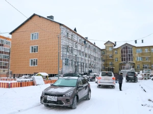 Дмитрий Садовников проверил ход строительства социальных объектов Якутска и его пригородов