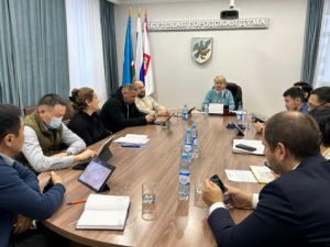 В Якутске со следующего года запретят торговлю цветами в автобусах