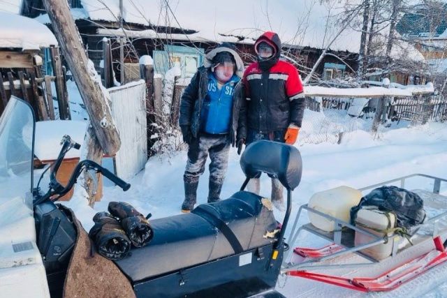 В Якутии спасатели эвакуировали двух рыбаков. У одного из них закончился инсулин