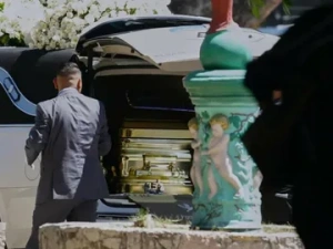 Главаря мексиканского картеля похоронили в золотом гробу