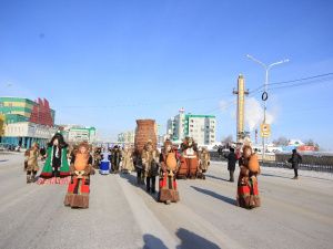 Народные мастера прошествовали по улицам Якутска