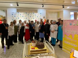 Кровяная колбаса, лошадиная голова, курочка-несушка: конкурс тортов провели в Амгинском районе