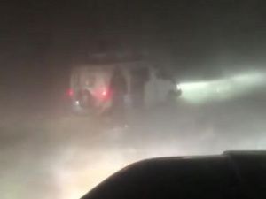 Застрявшим в снежных заносах на трассе Якутск-Олекминск оказана помощь