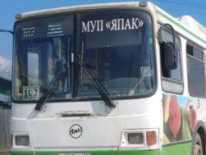 В Радоницу увеличится количество автобусов, маршрут которых проходит рядом с кладбищами Якутска