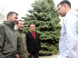 В городе Докучаевск ДНР приступила к работе бригада якутских офтальмологов