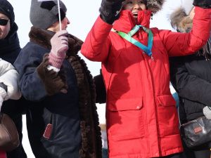 Зрелищной ничьей завершился матч звёзд мирового хоккея с якутской командой у Ленских столбов