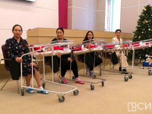 В Якутске прошла торжественная выписка детей, родившихся 1 января 2024 года