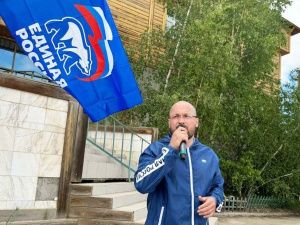 Супруга депутата Гордумы Кирилла Соболева показала синяки от ударов ногами