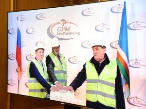 Айсен Николаев дал старт работе обогатительной фабрики «Верхне-Менкече» в Томпонском районе Якутии