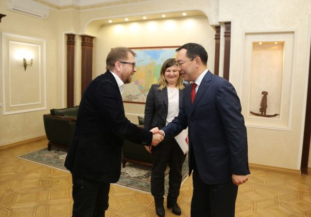 Глава Якутии встретился с организаторами «Тотального диктанта»