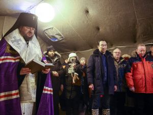 Сотрудники МЧС обеспечивают безопасность Крещенских купаний