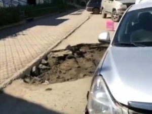 Яма по улице Ойунского будут заделана за счет «Сахатранснефтегаза»