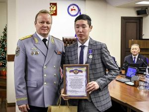 «Проявили мужество при спасении людей»: в Якутии наградили юных героев