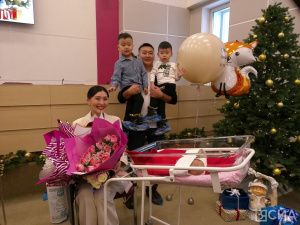 В Якутске прошла торжественная выписка детей, родившихся 1 января 2024 года