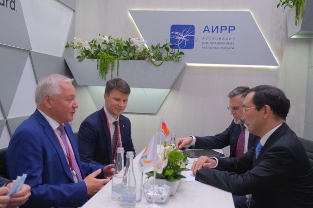 Глава Якутии на полях Петербургского экономического форума провел рабочую встречу с руководством ПАО «Высочайший»