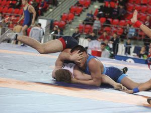 Восемь якутских борцов вышли в финал всероссийского турнира памяти Александра Крылова