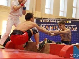 В Якутии определили лучших мас-рестлеров турнира «Новые имена»