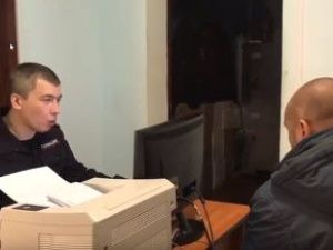 МВД Якутии опубликовало видео допроса мужчины, стрелявшего из автомата
